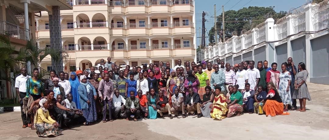 Kyotera VHTs with the MOH+SRC team